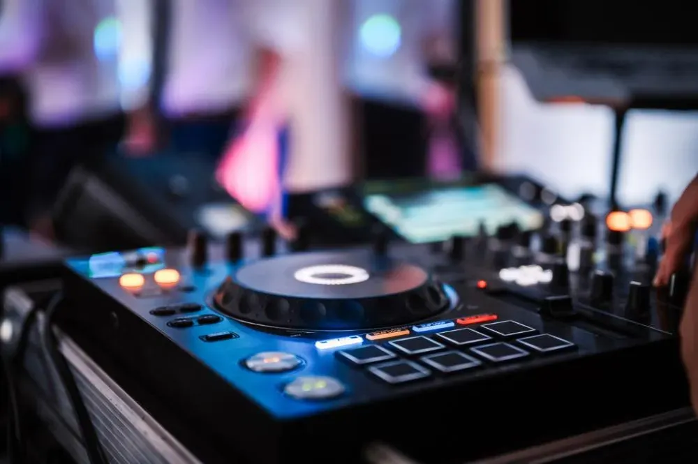 dj